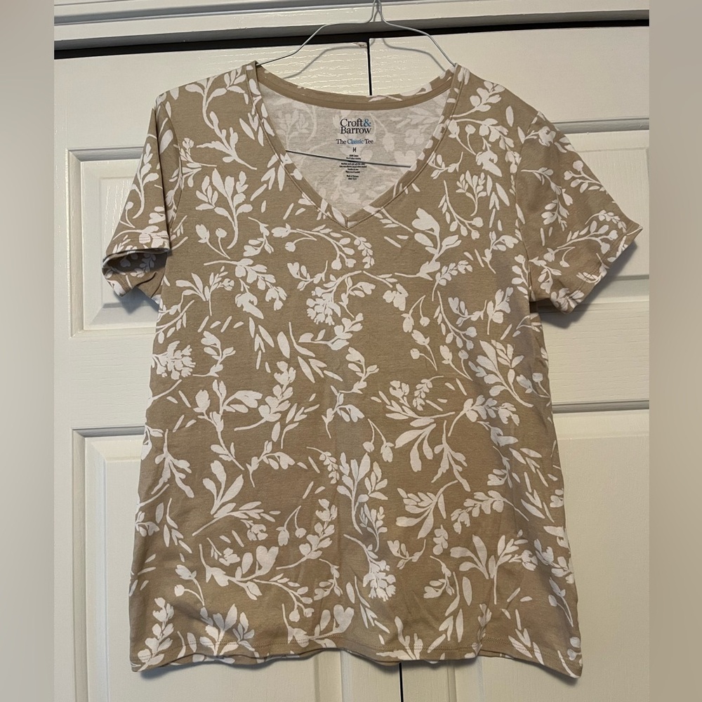 Croft & Barrow cotton t-shirt, size M